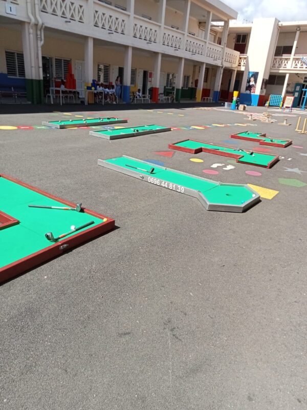 Parcours de mini golf pour petits et grands