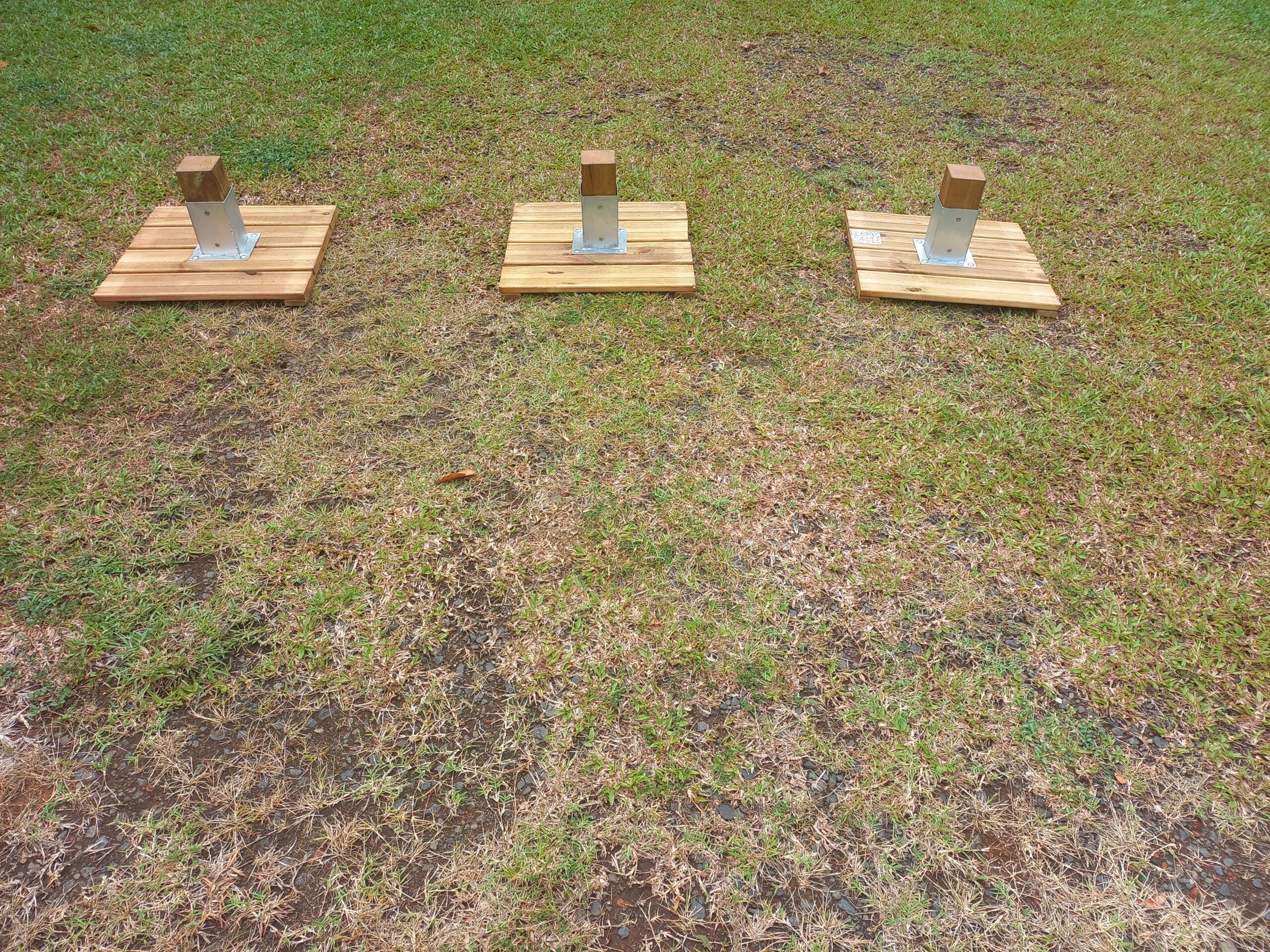 set en bois pour épreuve des poteaux